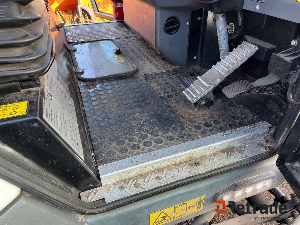 Leje en RAVO E6 feje-suge lastbil 3 koste. RAVO E6 feje-suge lastbil 3 koste.: billede 8 Leje en RAVO E6 feje-suge lastbil 3 koste. RAVO E6 feje-suge lastbil 3 koste.: billede 8