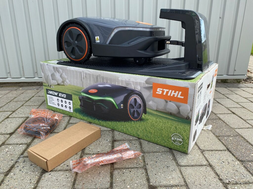 STIHL iMOW 5 EVO robotic lawn mower / STIHL iMOW 5 EVO robotgräsklippare / STIHL iMOW 5 EVO robotgressklipper / STIHL iMOW 5 EVO Mähroboter - Havemaskine: billede 1 STIHL iMOW 5 EVO robotic lawn mower / STIHL iMOW 5 EVO robotgräsklippare / STIHL iMOW 5 EVO robotgressklipper / STIHL iMOW 5 EVO Mähroboter - Havemaskine: billede 1