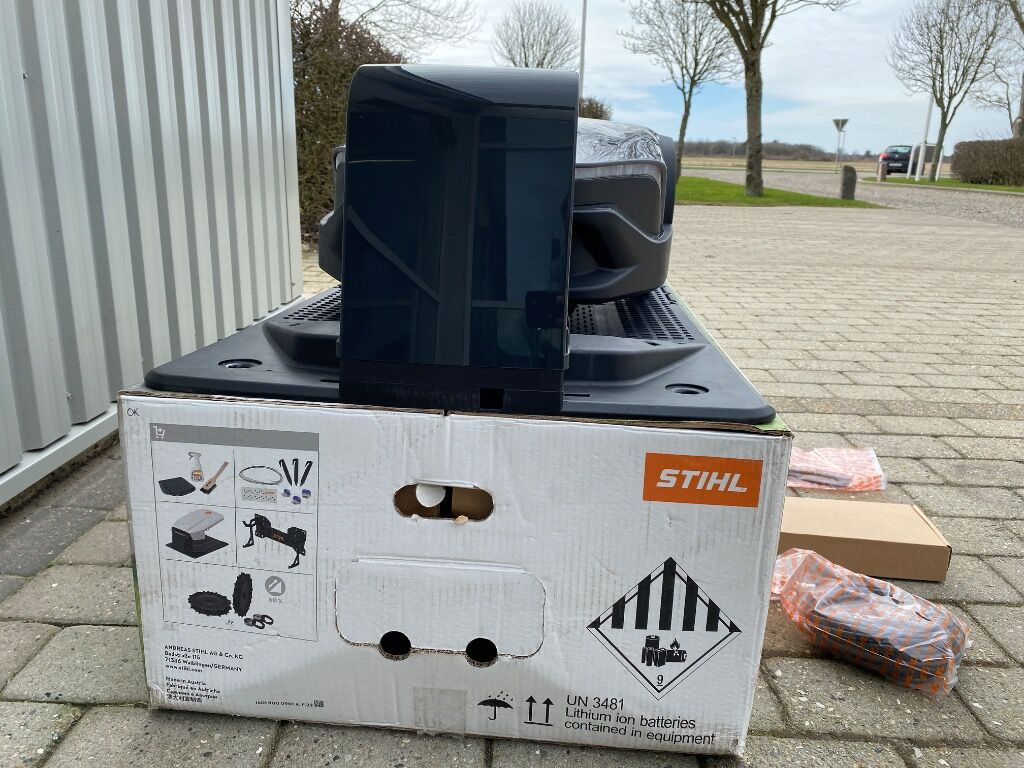 STIHL iMOW 5 EVO robotic lawn mower / STIHL iMOW 5 EVO robotgräsklippare / STIHL iMOW 5 EVO robotgressklipper / STIHL iMOW 5 EVO Mähroboter - Havemaskine: billede 4 STIHL iMOW 5 EVO robotic lawn mower / STIHL iMOW 5 EVO robotgräsklippare / STIHL iMOW 5 EVO robotgressklipper / STIHL iMOW 5 EVO Mähroboter - Havemaskine: billede 4