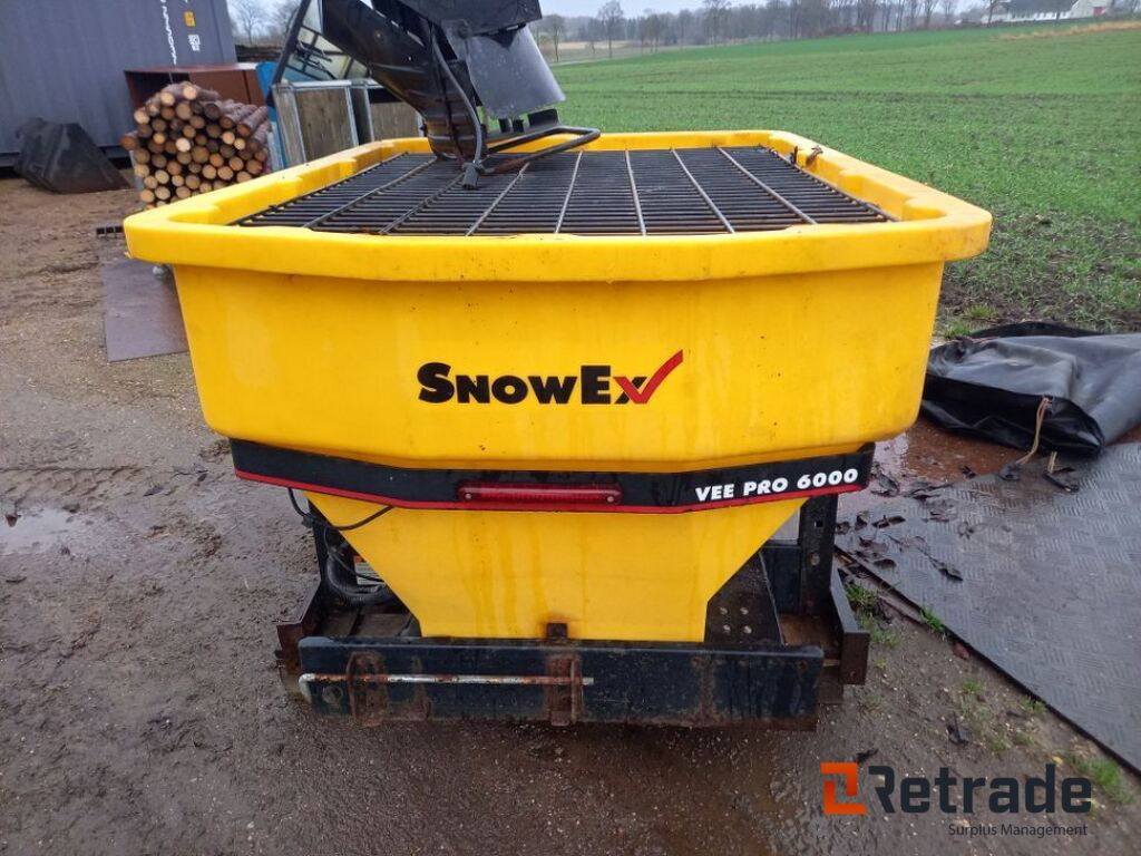 Snow EX Vee Pro 6000 salt spreder / salt spreeder - Bygningsudstyr: billede 2 Snow EX Vee Pro 6000 salt spreder / salt spreeder - Bygningsudstyr: billede 2
