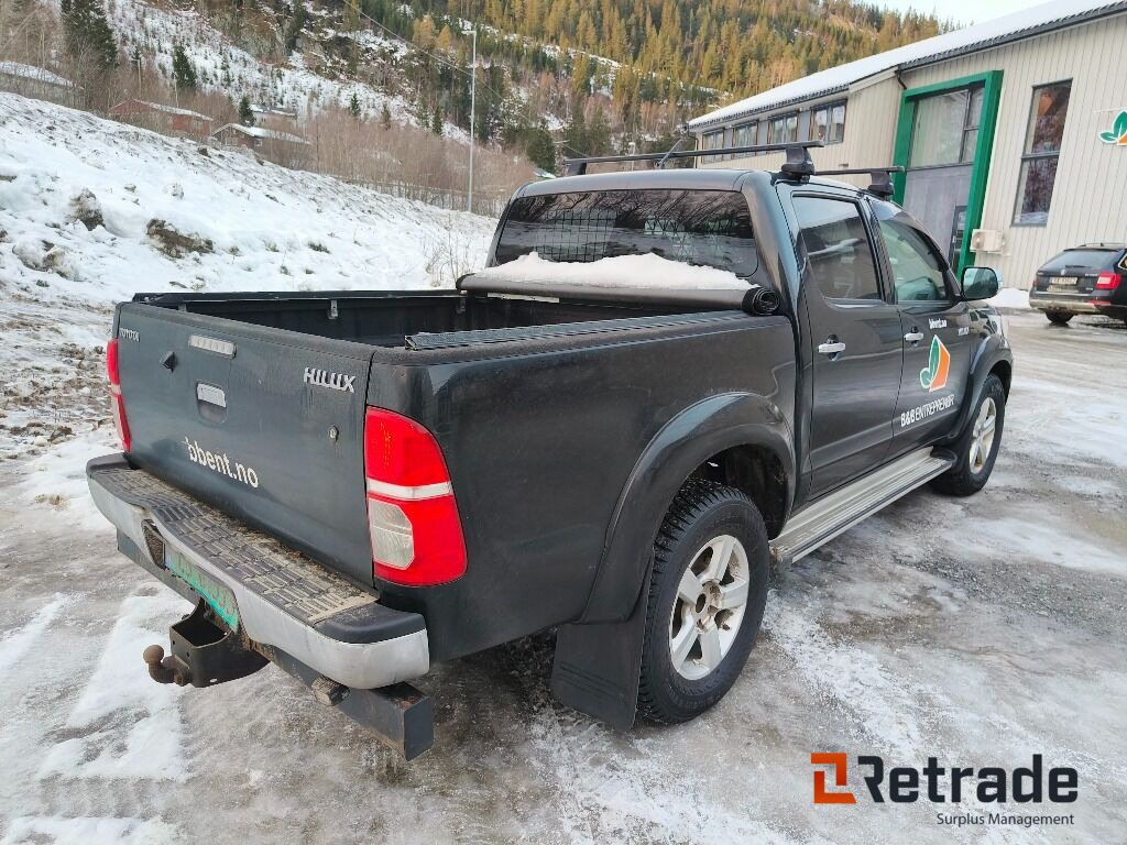 TOYOTA Hilux 4WD - Bil: billede 4 TOYOTA Hilux 4WD - Bil: billede 4