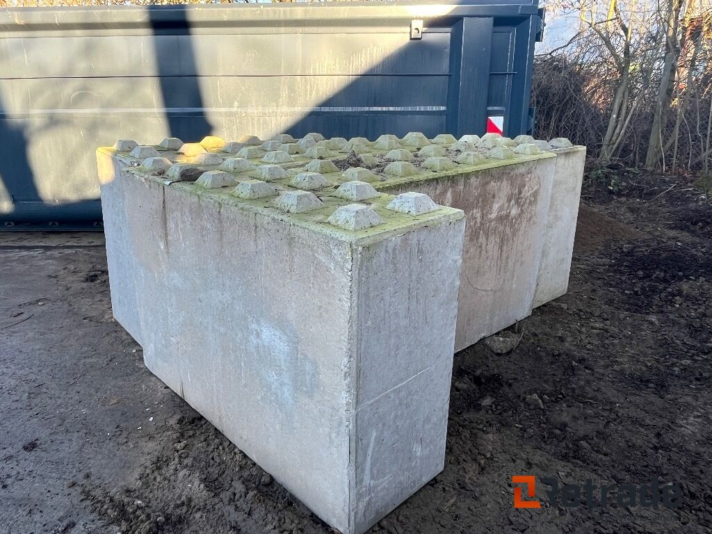 Vej (sikkerheds) udstyr Beton blokke - Bygningsudstyr: billede 2 Vej (sikkerheds) udstyr Beton blokke - Bygningsudstyr: billede 2