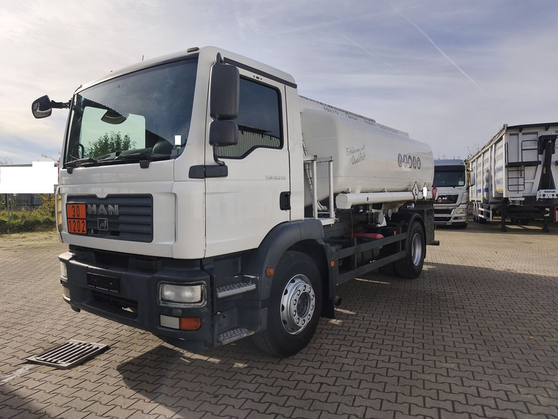 MAN TGM 18.240 - Tankbil: billede 1 MAN TGM 18.240 - Tankbil: billede 1