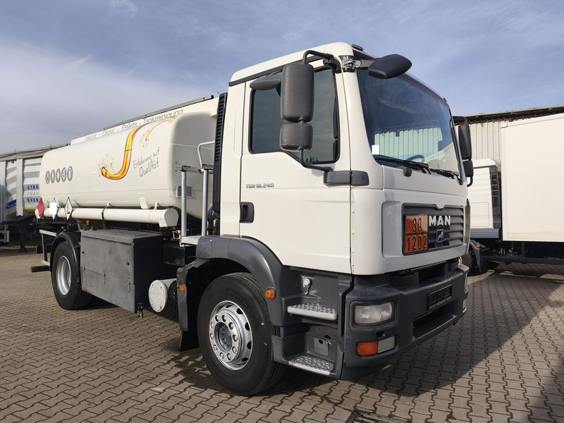 MAN TGM 18.240 - Tankbil: billede 2 MAN TGM 18.240 - Tankbil: billede 2