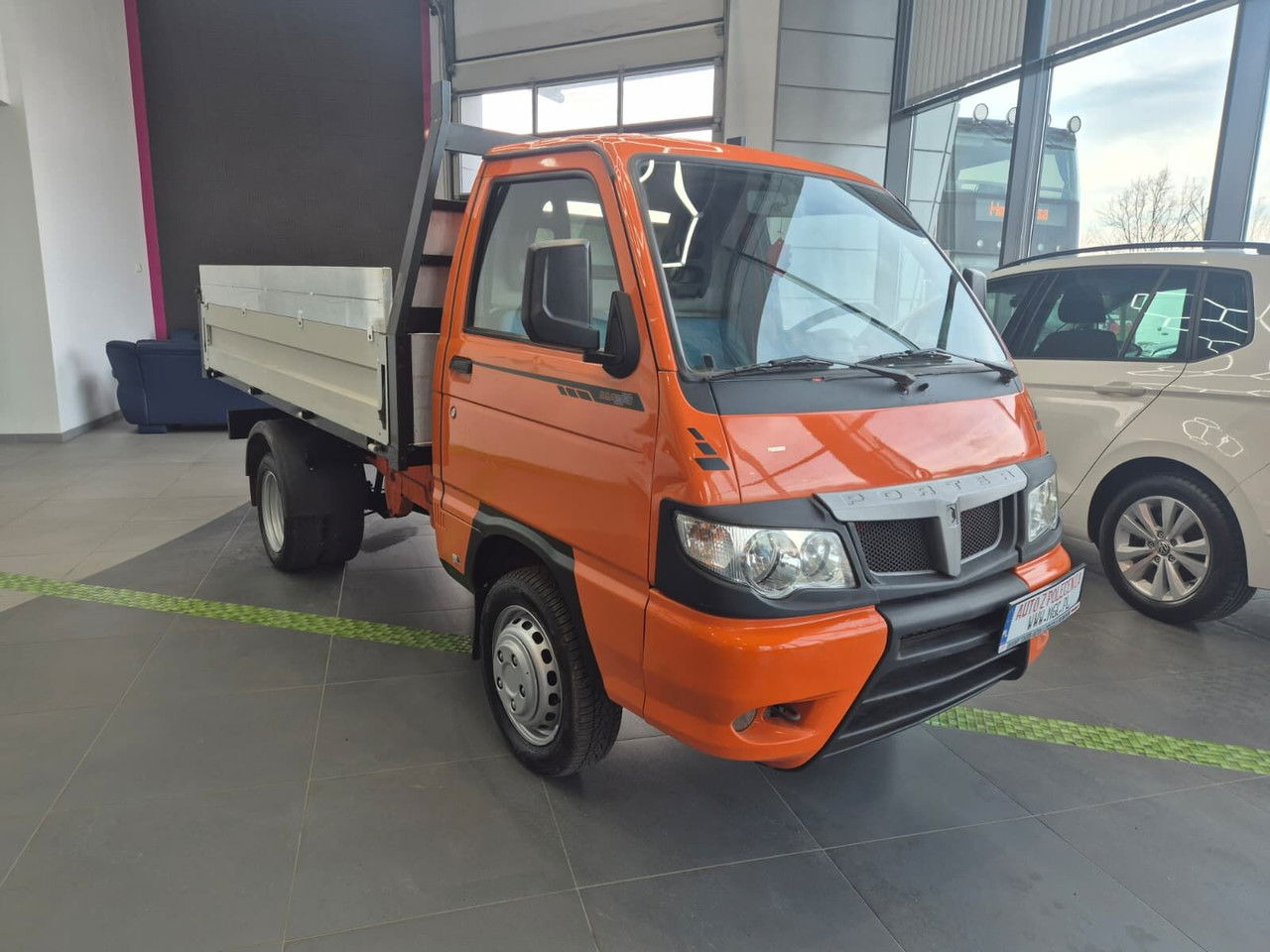 PIAGGIO Porter Maxxi eXtra / Kipper / 1 Owner / LOW KM - Ladbil med tip: billede 4 PIAGGIO Porter Maxxi eXtra / Kipper / 1 Owner / LOW KM - Ladbil med tip: billede 4