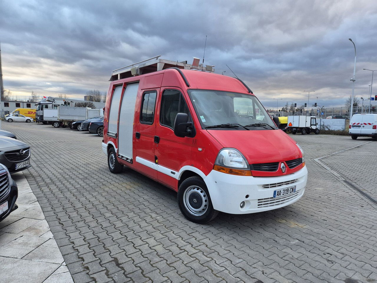 RENAULT Master 2.5 DCi / Like NEW LOW KM / 4 Seats - Brandbil: billede 1 RENAULT Master 2.5 DCi / Like NEW LOW KM / 4 Seats - Brandbil: billede 1