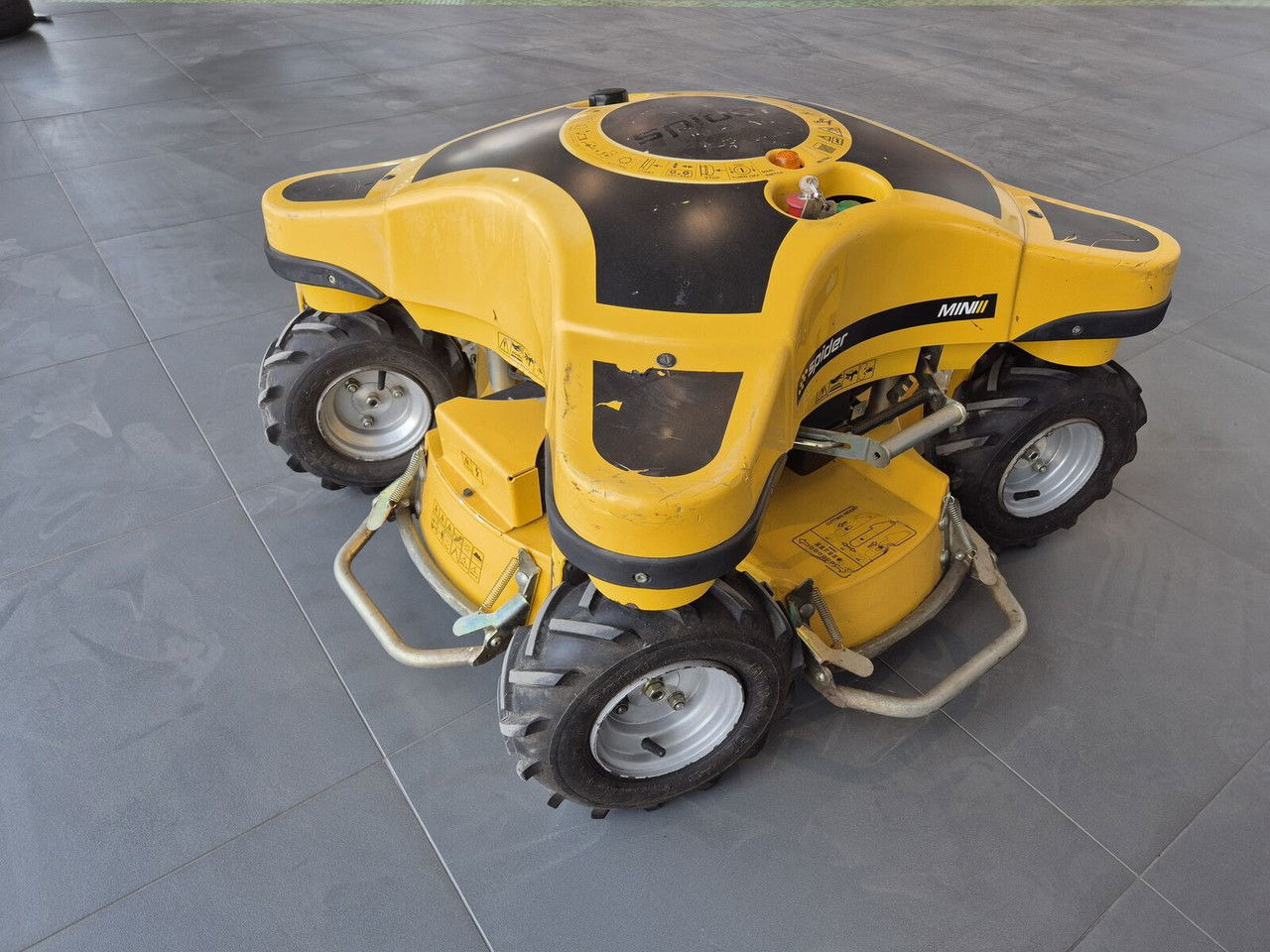 Spider MINI Mini Spider II / 4X4 / NEW Service / Works Great - Plæneklipper: billede 5 Spider MINI Mini Spider II / 4X4 / NEW Service / Works Great - Plæneklipper: billede 5