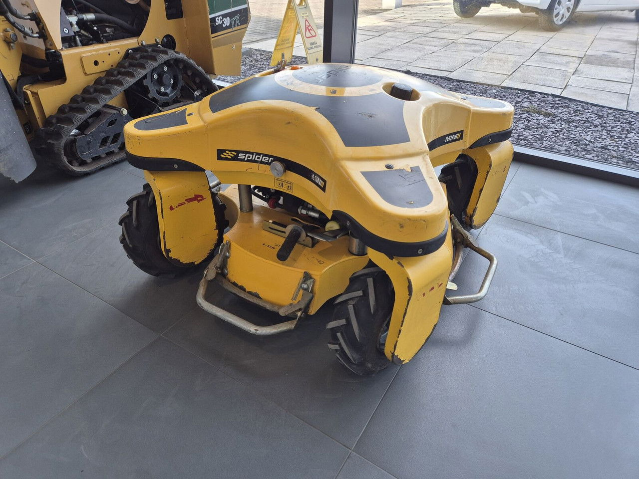Spider MINI Mini Spider II / 4X4 / NEW Service / Works Great - Plæneklipper: billede 2 Spider MINI Mini Spider II / 4X4 / NEW Service / Works Great - Plæneklipper: billede 2