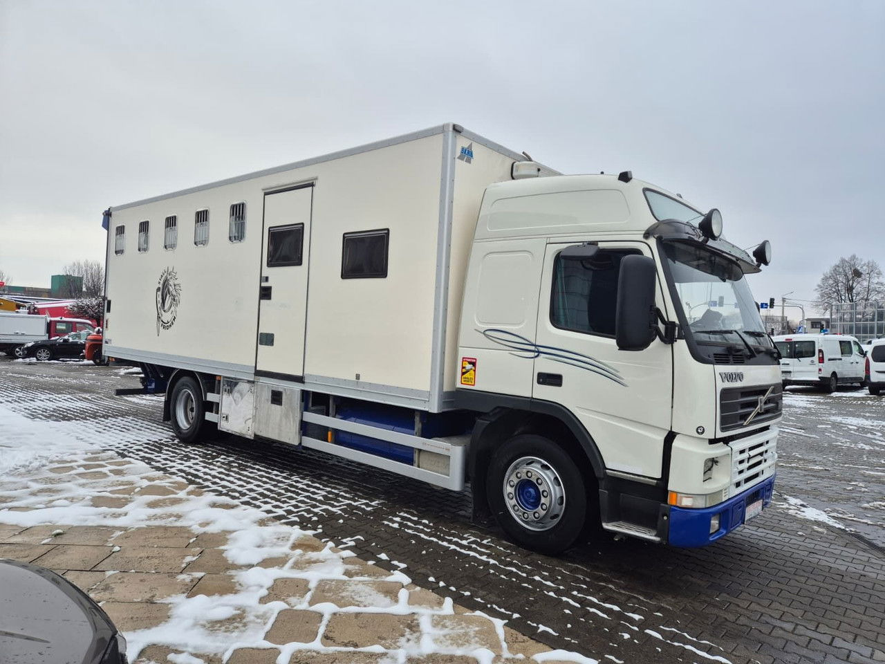 VOLVO FM 7 5 Horses / 3 People Live Cabin / 1 Owner / Serviced - Hestetransporter: billede 5 VOLVO FM 7 5 Horses / 3 People Live Cabin / 1 Owner / Serviced - Hestetransporter: billede 5