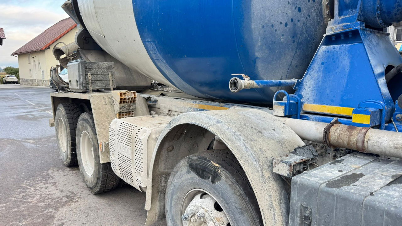 Iveco Trakker AD340TB45 8x4 mixer 10m3 - Betonbil: billede 4 Iveco Trakker AD340TB45 8x4 mixer 10m3 - Betonbil: billede 4