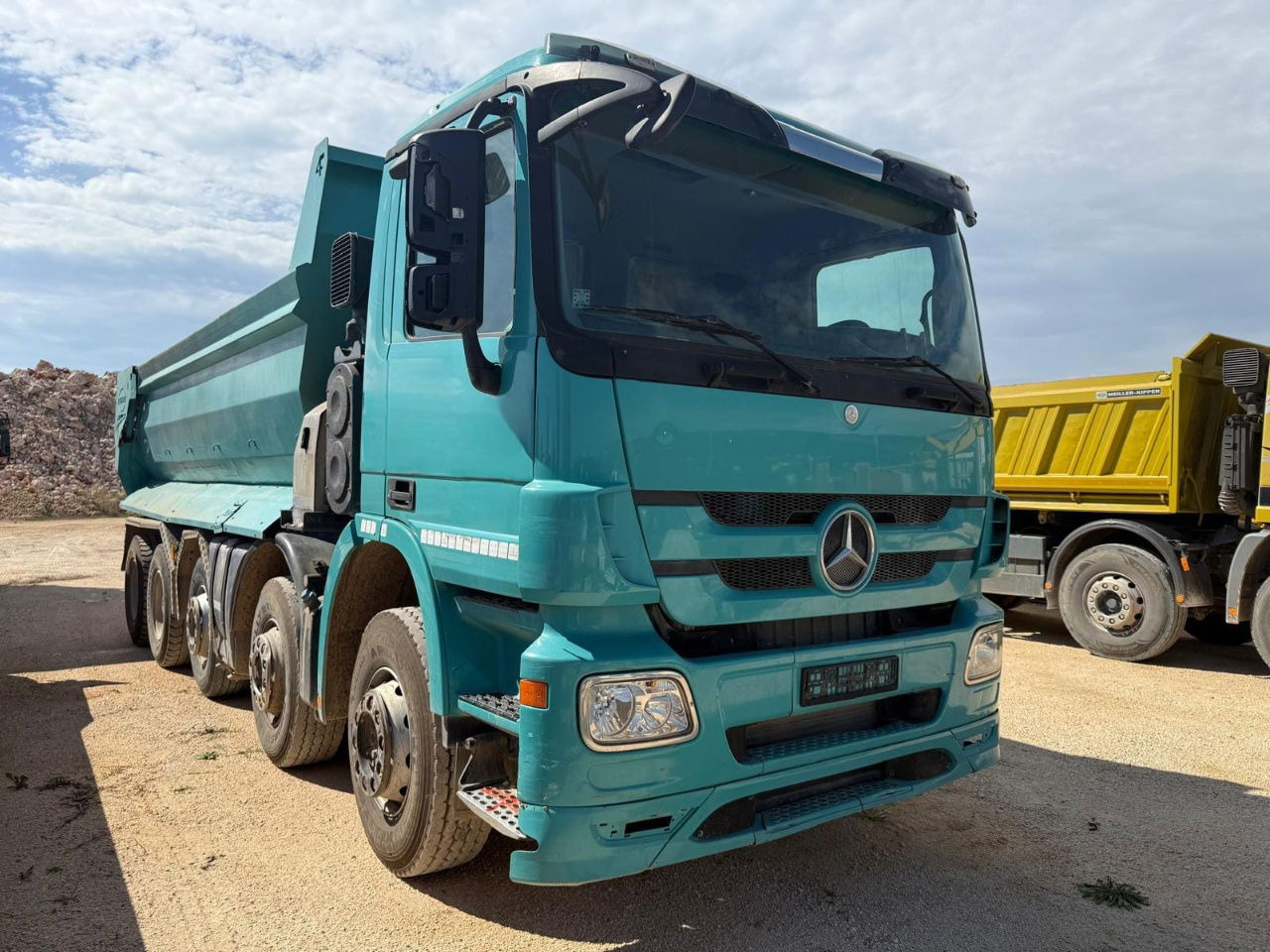 Mercedes-Benz Actros 4448 10x4 mulda tipper - euro 5 - lifting axle - Tipvogn lastbil: billede 1 Mercedes-Benz Actros 4448 10x4 mulda tipper - euro 5 - lifting axle - Tipvogn lastbil: billede 1