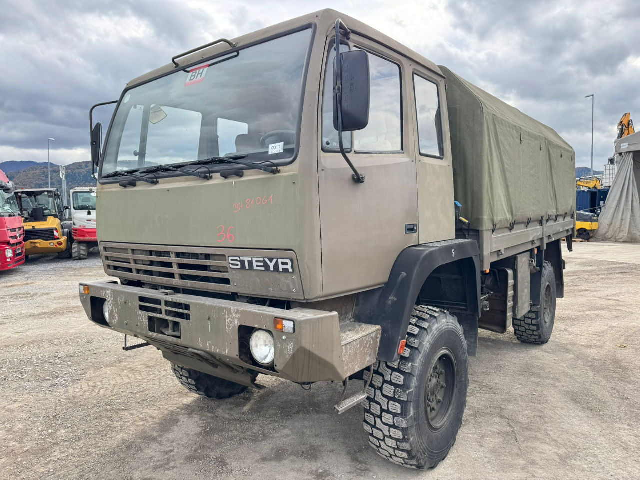 Steyr 12M18 4X4 stake body -  truck - Lastbil med presenning: billede 1 Steyr 12M18 4X4 stake body -  truck - Lastbil med presenning: billede 1