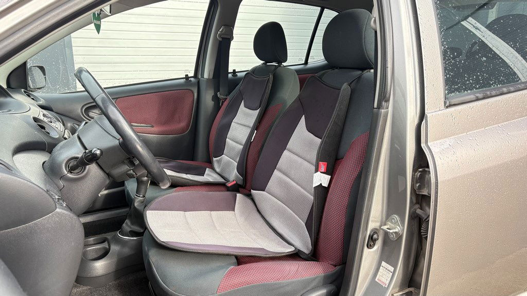 Hatchback Toyota Yaris 1.3 - Petrol - 5 Doors - AC: billede 7 Hatchback Toyota Yaris 1.3 - Petrol - 5 Doors - AC: billede 7