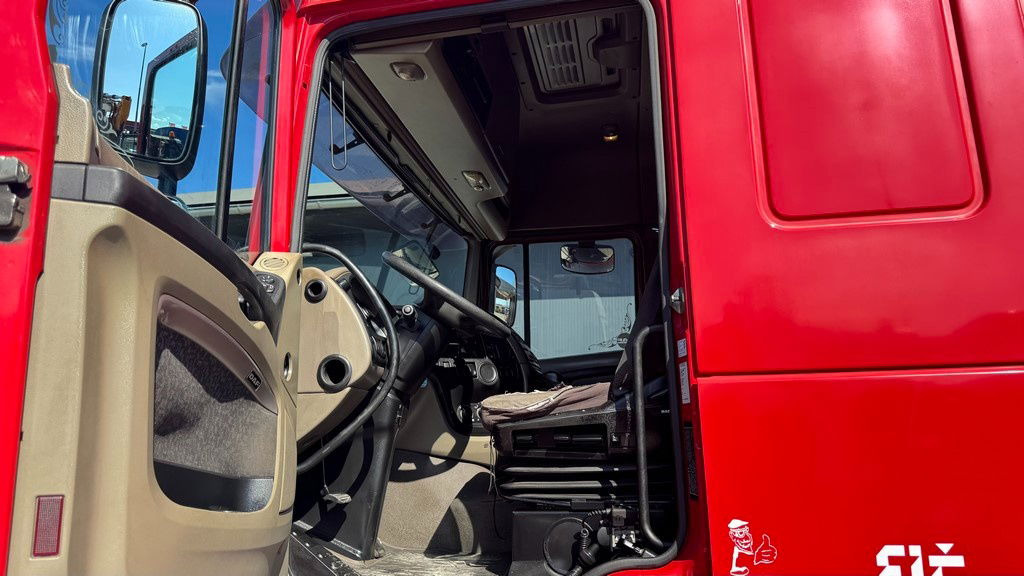 Leje en  DAF XF 105.460 4x2 tractor unit - tipp. hydr. DAF XF 105.460 4x2 tractor unit - tipp. hydr.: billede 17