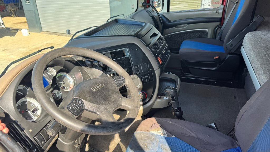 Leje en  DAF XF 105.460 4x2 tractor unit - tipp. hydr. DAF XF 105.460 4x2 tractor unit - tipp. hydr.: billede 18