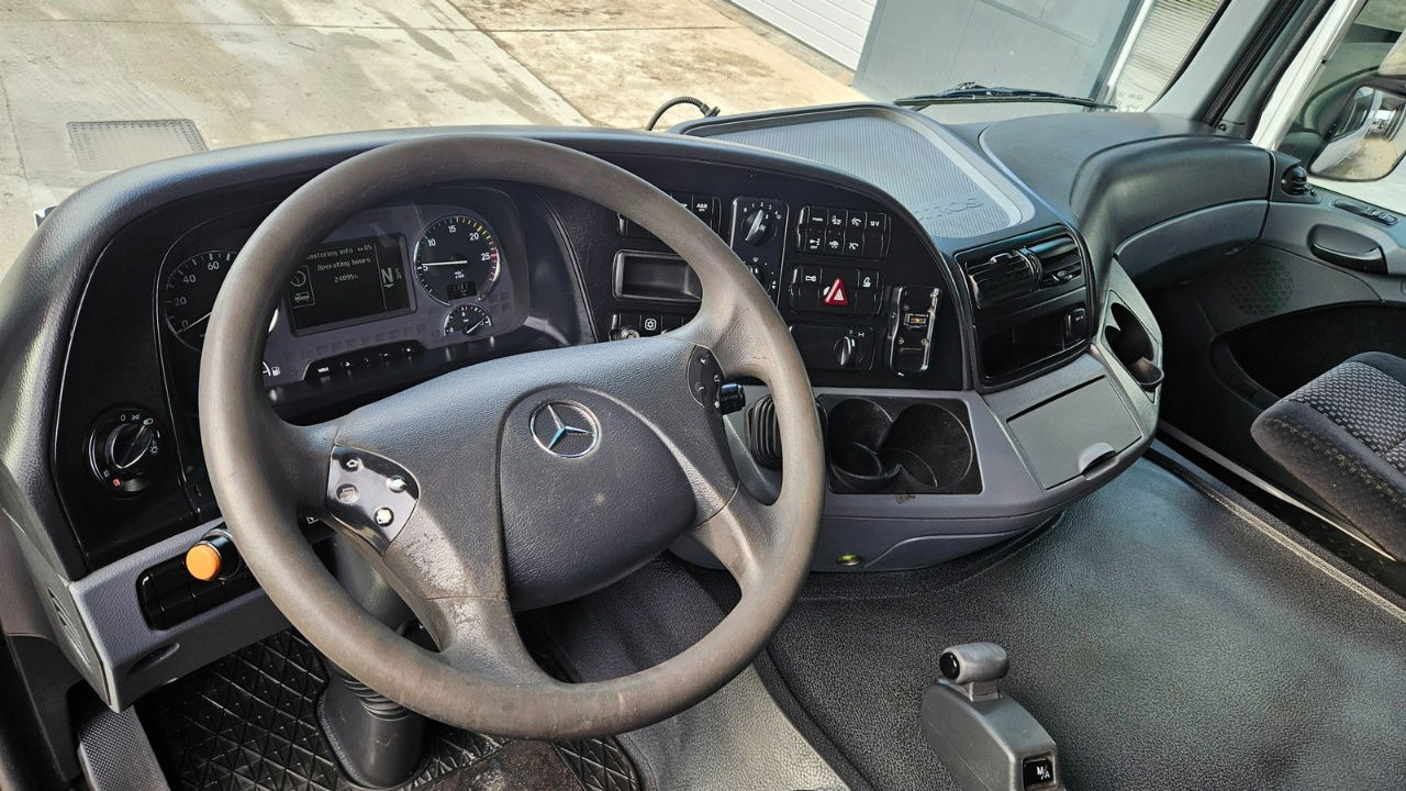 Leje en  Mercedes-Benz Actros 1841 4x2 tractor unit - retarder Mercedes-Benz Actros 1841 4x2 tractor unit - retarder: billede 26