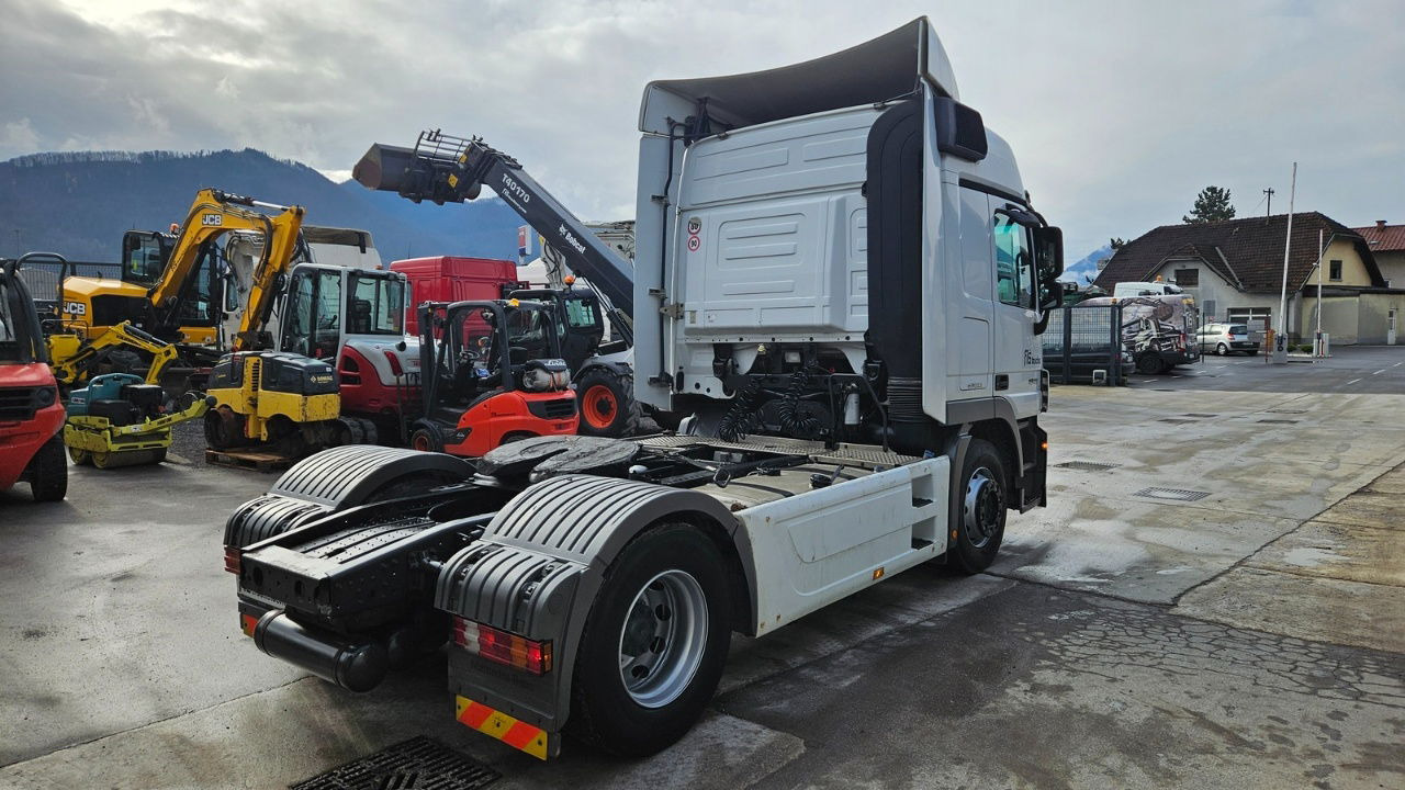 Leje en  Mercedes-Benz Actros 1841 4x2 tractor unit - retarder Mercedes-Benz Actros 1841 4x2 tractor unit - retarder: billede 13