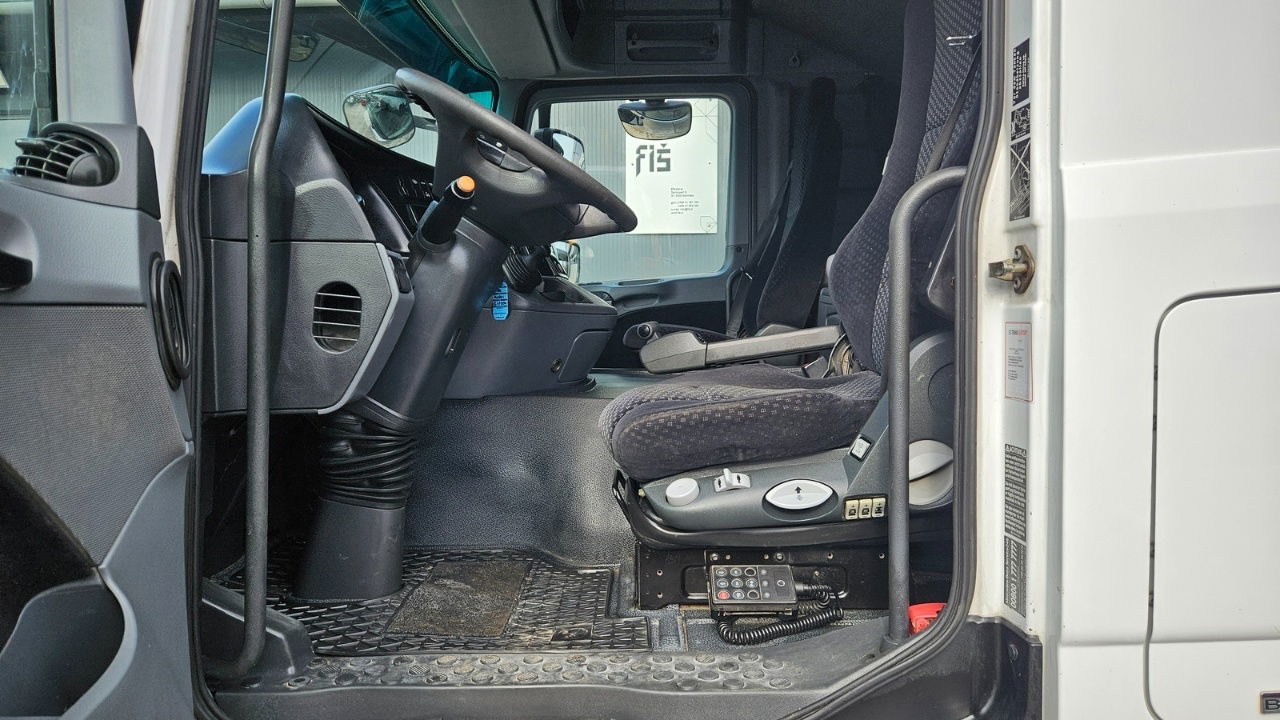 Leje en  Mercedes-Benz Actros 1841 4x2 tractor unit - retarder Mercedes-Benz Actros 1841 4x2 tractor unit - retarder: billede 19