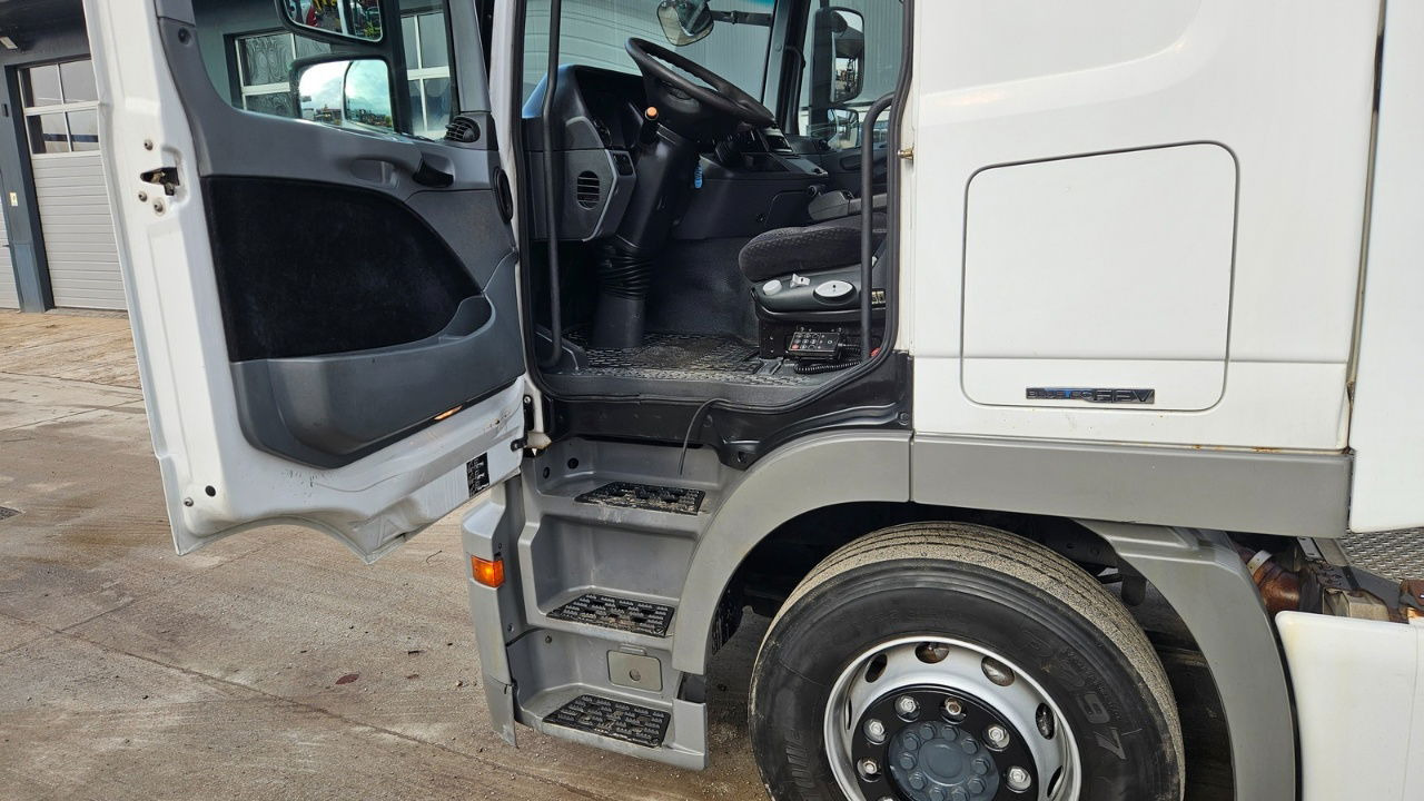 Leje en  Mercedes-Benz Actros 1841 4x2 tractor unit - retarder Mercedes-Benz Actros 1841 4x2 tractor unit - retarder: billede 18