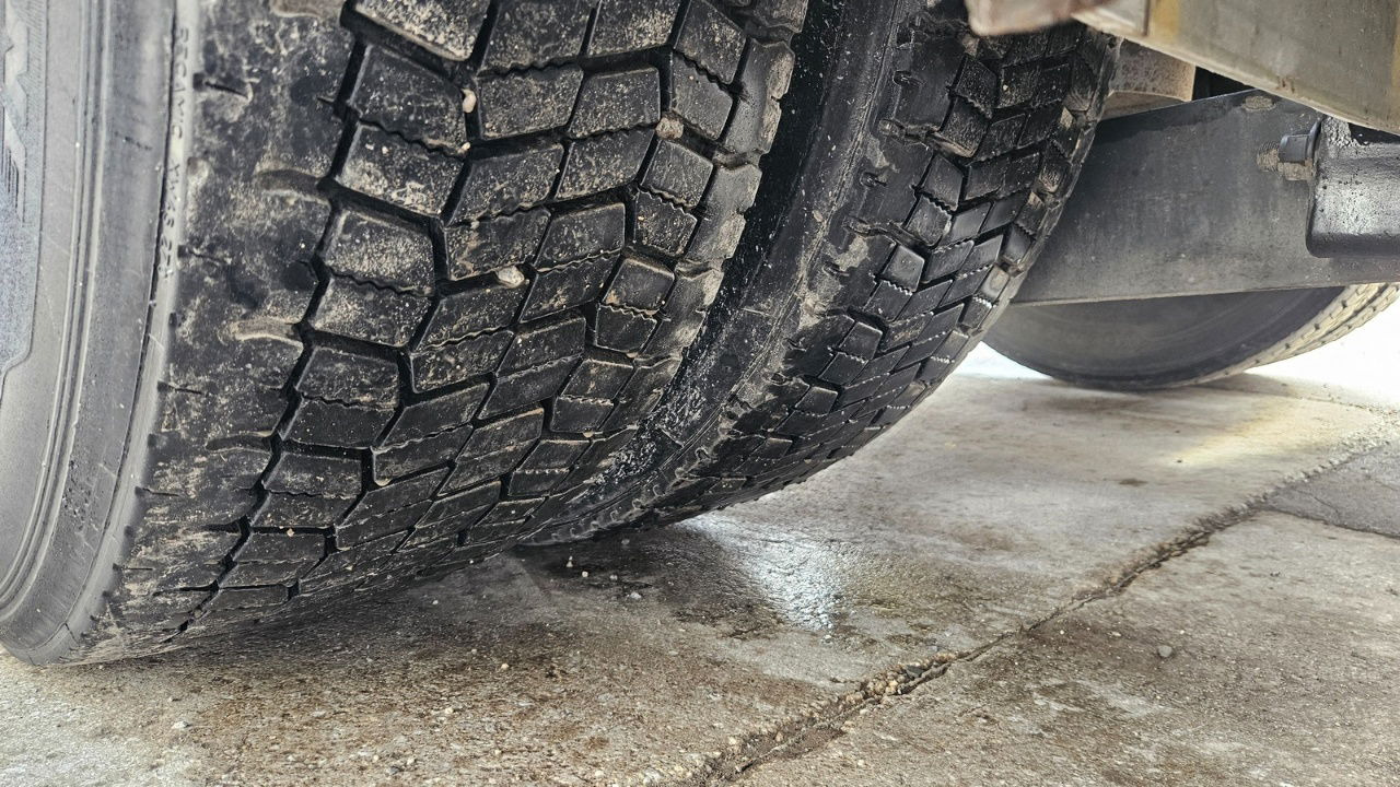 Leje en  Mercedes-Benz Actros 1841 4x2 tractor unit - retarder Mercedes-Benz Actros 1841 4x2 tractor unit - retarder: billede 12