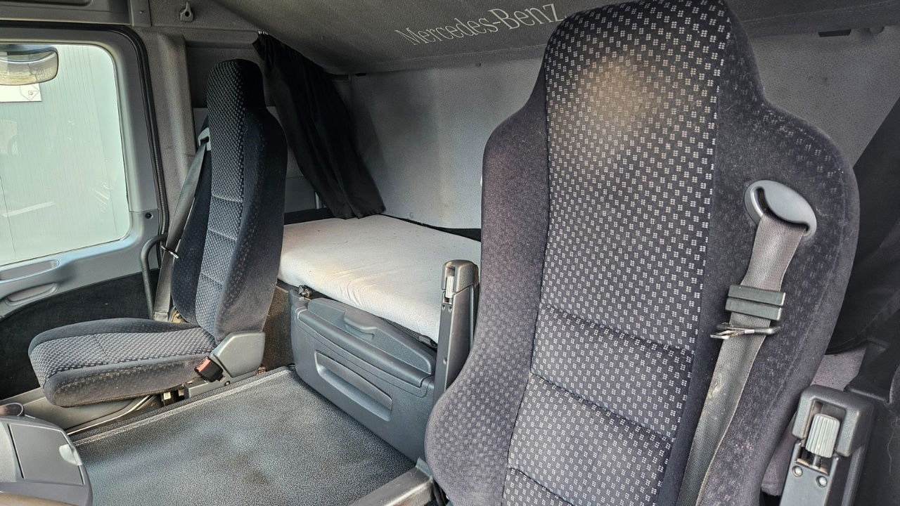 Leje en  Mercedes-Benz Actros 1841 4x2 tractor unit - retarder Mercedes-Benz Actros 1841 4x2 tractor unit - retarder: billede 24