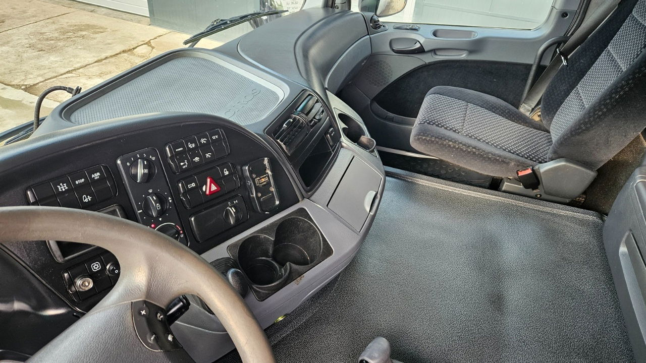 Leje en  Mercedes-Benz Actros 1841 4x2 tractor unit - retarder Mercedes-Benz Actros 1841 4x2 tractor unit - retarder: billede 21