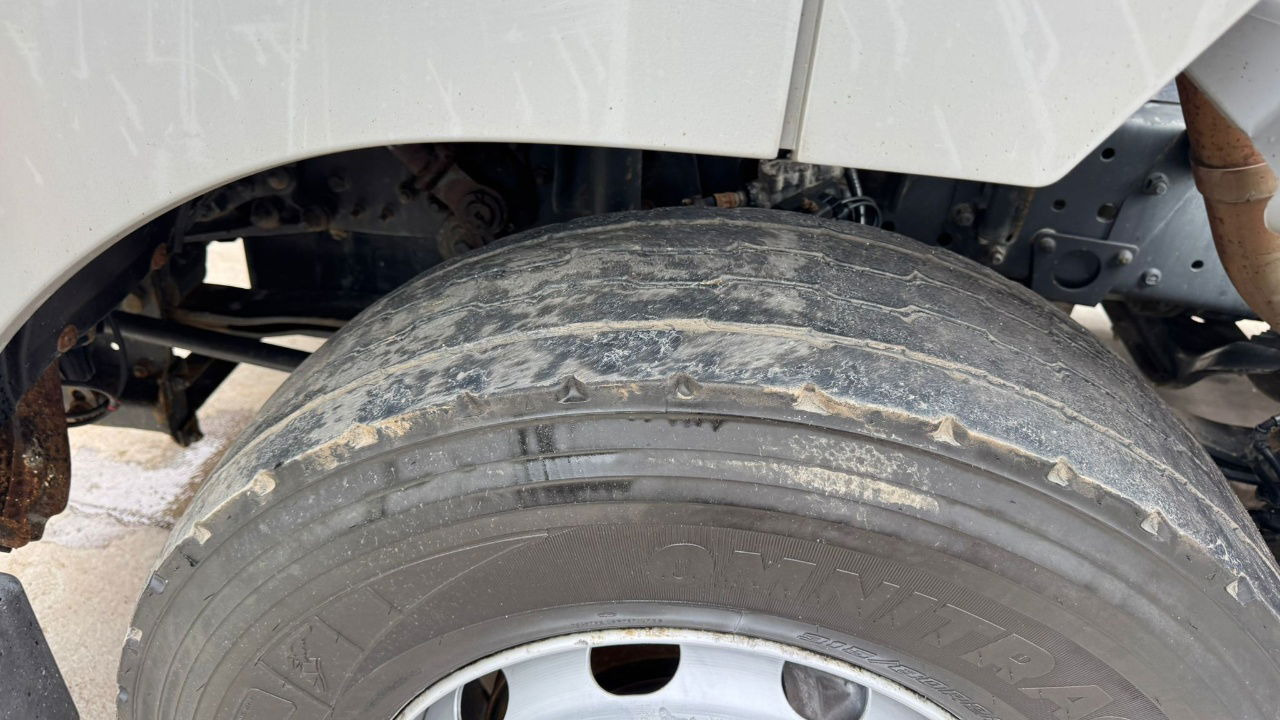 Mercedes-Benz Axor 1836 4x2 tipper hydraulics - Trækker: billede 5 Mercedes-Benz Axor 1836 4x2 tipper hydraulics - Trækker: billede 5