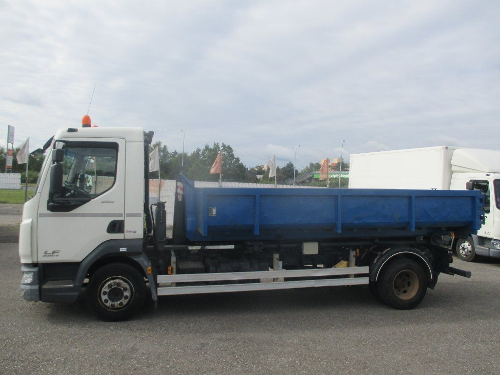 DAF LF 12.250 - Lastbil kroghejs: billede 2 DAF LF 12.250 - Lastbil kroghejs: billede 2