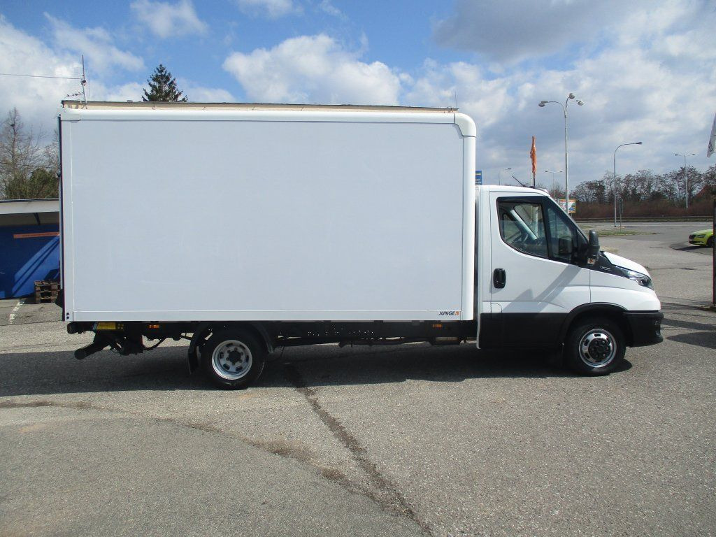 Iveco 35C16 Daily,2.3L Palfinger - Varebil med kasse: billede 4 Iveco 35C16 Daily,2.3L Palfinger - Varebil med kasse: billede 4