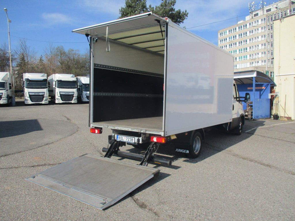 Iveco 35C16 Daily,2.3L Palfinger - Varebil med kasse: billede 5 Iveco 35C16 Daily,2.3L Palfinger - Varebil med kasse: billede 5