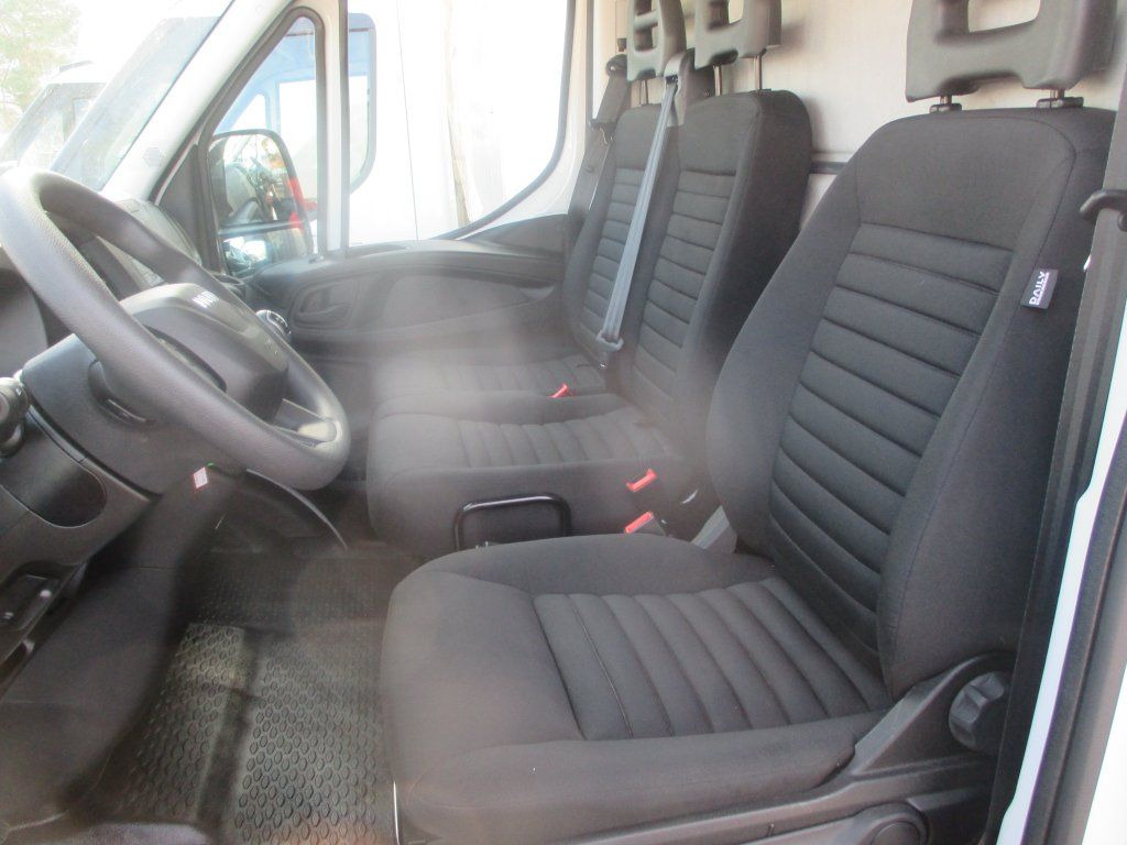 Varebil med kasse Iveco Daily 35C16: billede 14 Varebil med kasse Iveco Daily 35C16: billede 14