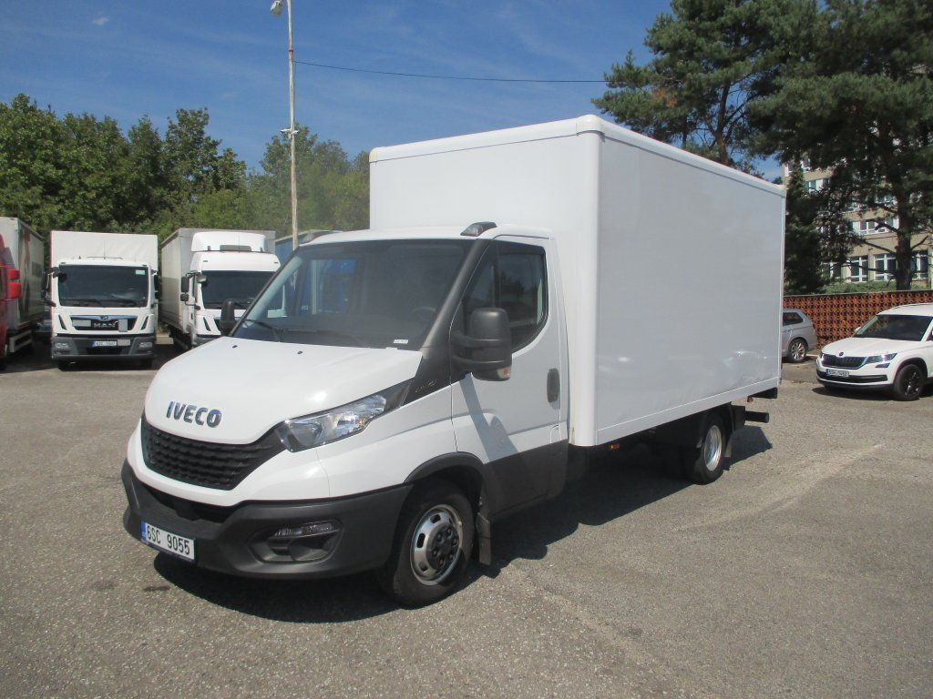 Iveco Daily 35C16 - Varebil med kasse: billede 1 Iveco Daily 35C16 - Varebil med kasse: billede 1