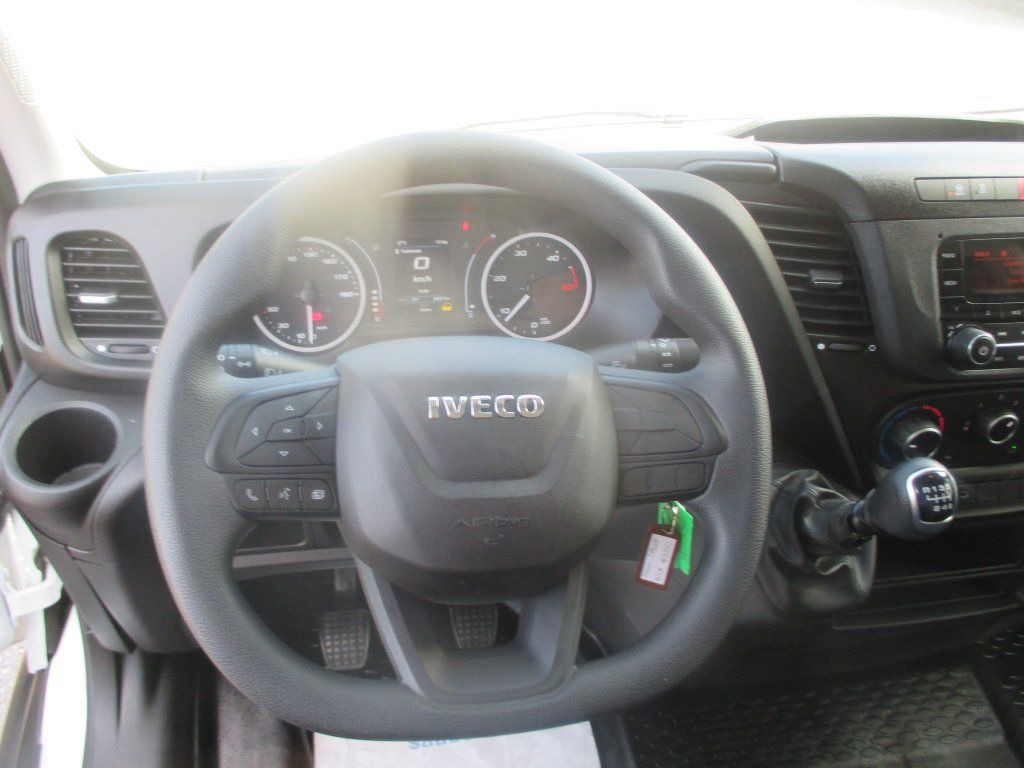 Varebil med kasse Iveco Daily 35C16: billede 16 Varebil med kasse Iveco Daily 35C16: billede 16