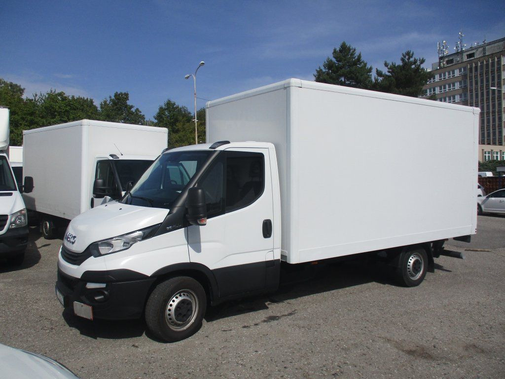 Iveco Daily 35S16 - Varebil med kasse: billede 1 Iveco Daily 35S16 - Varebil med kasse: billede 1
