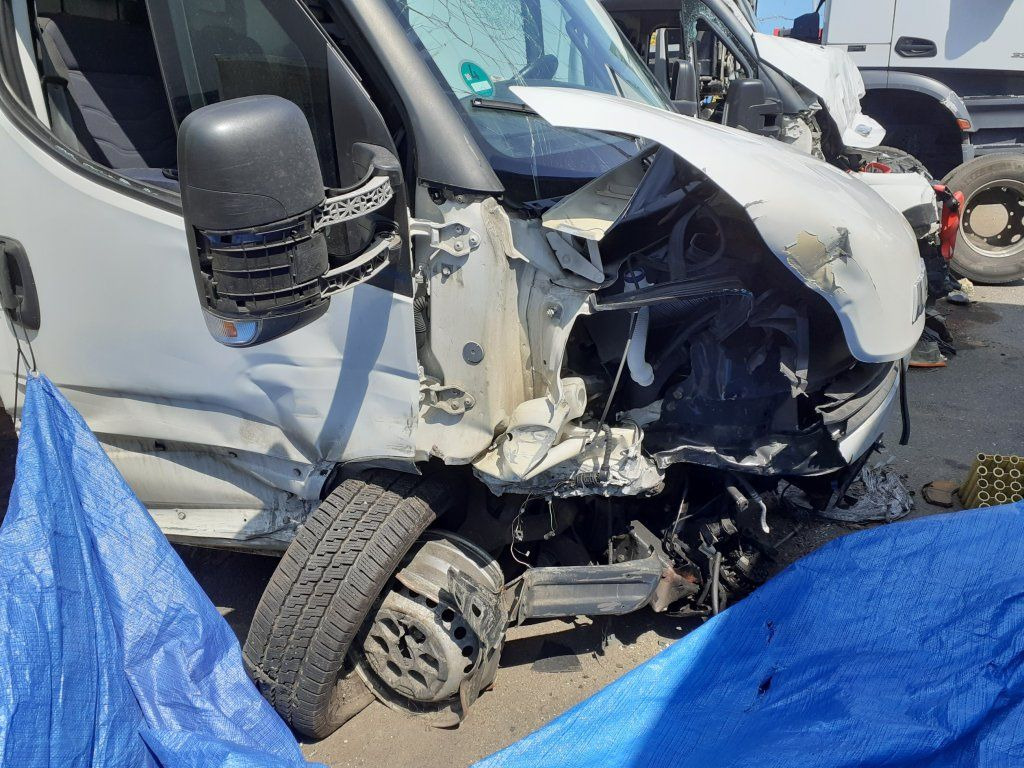 Iveco Daily 35S16 mit LBW DAMAGED - Varebil med kasse: billede 3 Iveco Daily 35S16 mit LBW DAMAGED - Varebil med kasse: billede 3