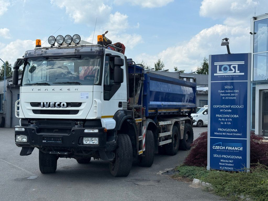 Iveco Trakker AD410 T45 8x8 + HMF 1643 Z2 - Tipvogn lastbil: billede 1 Iveco Trakker AD410 T45 8x8 + HMF 1643 Z2 - Tipvogn lastbil: billede 1