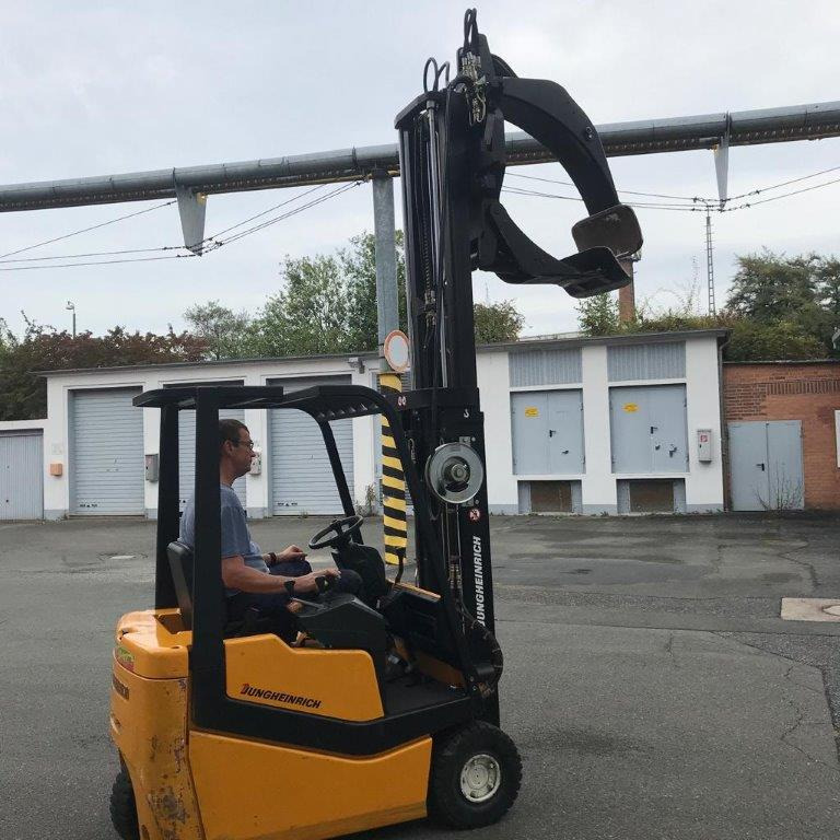 Three-wheel electric front loader Jungheinrich EFG DF 15 with duplex mast and Meyer roller clamp - El gaffeltruck: billede 2 Three-wheel electric front loader Jungheinrich EFG DF 15 with duplex mast and Meyer roller clamp - El gaffeltruck: billede 2