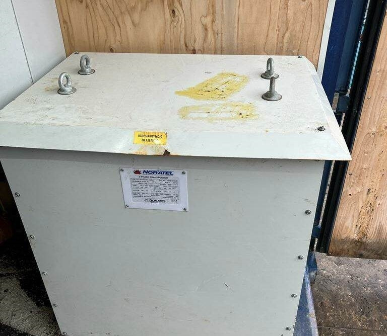 CAT OLYMPIAN XQE150-2 - Strømgenerator: billede 4 CAT OLYMPIAN XQE150-2 - Strømgenerator: billede 4