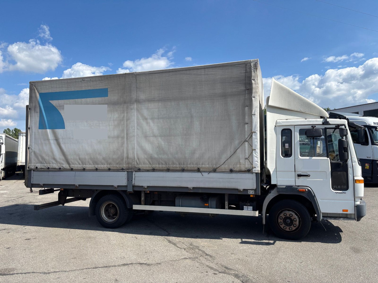 Volvo FL6 Klima/Luftfederung - Varebil med presenning: billede 3 Volvo FL6 Klima/Luftfederung - Varebil med presenning: billede 3