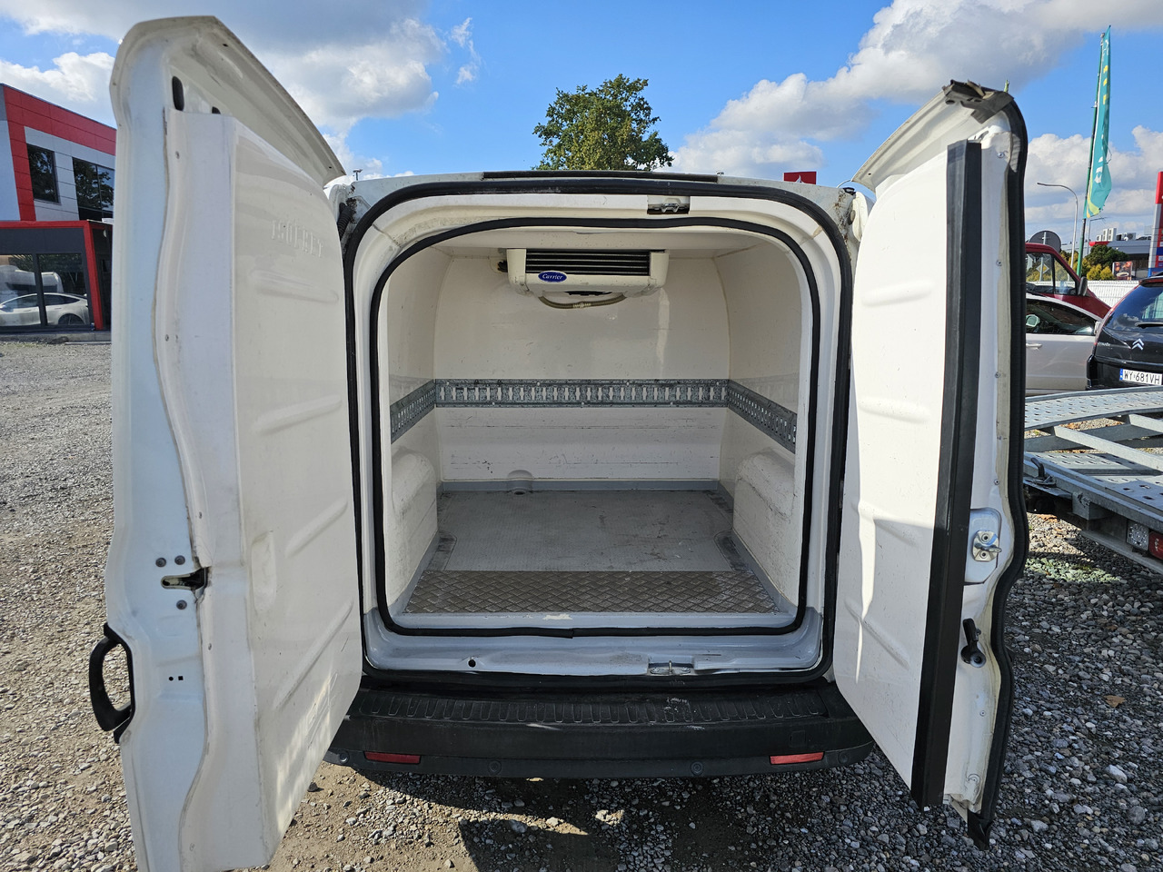 Fiat Doblo chlodnia mroznia carrier +230v - 18 C euro5 - Kølebil: billede 2 Fiat Doblo chlodnia mroznia carrier +230v - 18 C euro5 - Kølebil: billede 2