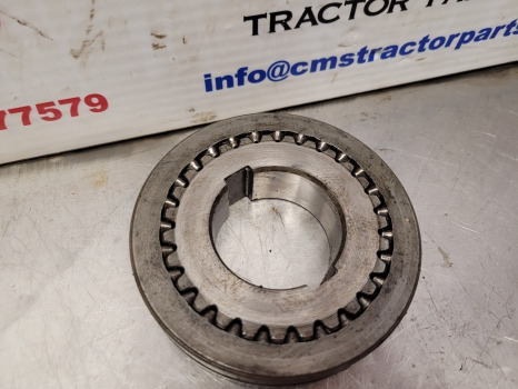 Ford Tw 20 Coupling Sliding Gear Assy D8nn7n072aa, E6nn7n072ca, 83959166 - Transmission: billede 4 Ford Tw 20 Coupling Sliding Gear Assy D8nn7n072aa, E6nn7n072ca, 83959166 - Transmission: billede 4