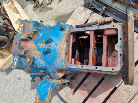 Fordtw20, Tw, 700 Series, Transmission Gearbox Housing D8nn7006ca, D8nn7005ca - Gearkasse: billede 2 Fordtw20, Tw, 700 Series, Transmission Gearbox Housing D8nn7006ca, D8nn7005ca - Gearkasse: billede 2