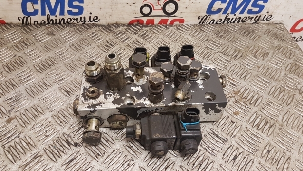 Landini Mythos 115 Transmission Hydraulic Valve Block 3648149m91, 3655022m91 - Hydraulisk ventil for Traktor: billede 1 Landini Mythos 115 Transmission Hydraulic Valve Block 3648149m91, 3655022m91 - Hydraulisk ventil for Traktor: billede 1