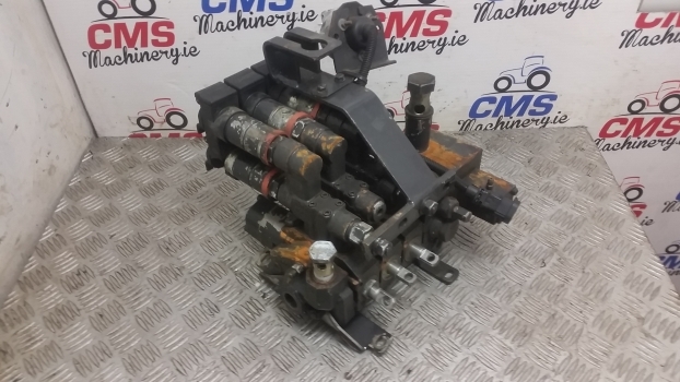 Landini Mythos Series Mythos 115 Spool Valve Valves Assembly - Hydraulisk ventil for Traktor: billede 4 Landini Mythos Series Mythos 115 Spool Valve Valves Assembly - Hydraulisk ventil for Traktor: billede 4