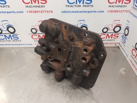 Massey Ferguson 5455 Hydraulic Cover 4300229m1, 3797108m1, 3797115m1, 3793917m3 - Hydraulik for Traktor: billede 1 Massey Ferguson 5455 Hydraulic Cover 4300229m1, 3797108m1, 3797115m1, 3793917m3 - Hydraulik for Traktor: billede 1