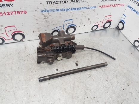 Massey Ferguson 690, 698, 699 Lift Cover Hydraulic Selector Valve - Hydraulisk ventil for Traktor: billede 1 Massey Ferguson 690, 698, 699 Lift Cover Hydraulic Selector Valve - Hydraulisk ventil for Traktor: billede 1