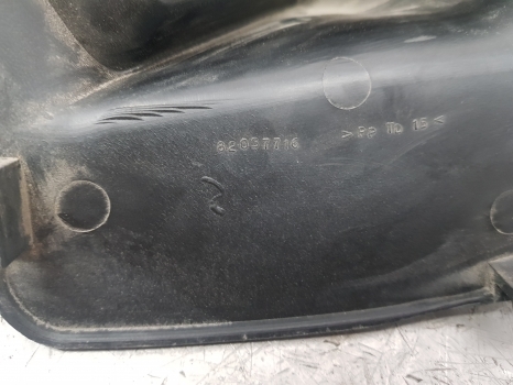 New Holland T7000, T6000, T7 Series T7.200 Display Cover Panel 82037716 - Instrumentbræt for Traktor: billede 3 New Holland T7000, T6000, T7 Series T7.200 Display Cover Panel 82037716 - Instrumentbræt for Traktor: billede 3