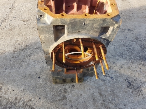 New Holland Tm130, Tm120, Tm140 Transmission Housing 47125398, 44985001 - Gearkasse for Traktor: billede 2 New Holland Tm130, Tm120, Tm140 Transmission Housing 47125398, 44985001 - Gearkasse for Traktor: billede 2
