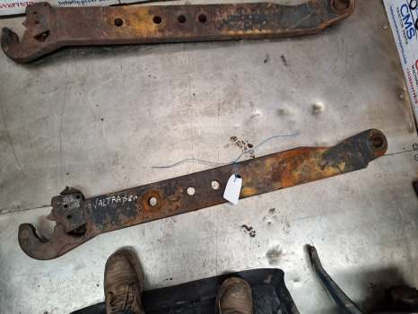 Valtra S230, S240, S260, S280 Lift Arm Rhs V33769200 - Affjedring: billede 4 Valtra S230, S240, S260, S280 Lift Arm Rhs V33769200 - Affjedring: billede 4
