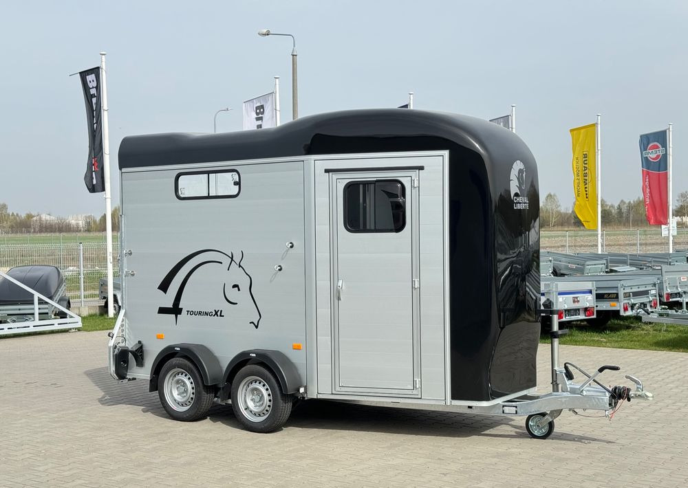 CHEVAL LIBERTÉ Touring Country XL przyczepa na dwa konie | duża siodlarnia | drzwi boczne | rampa przednia | 387×179 cm | ALUMINIOWA | Debon | dostawa | mocna i solidna | - Hestetrailer: billede 1 CHEVAL LIBERTÉ Touring Country XL przyczepa na dwa konie | duża siodlarnia | drzwi boczne | rampa przednia | 387×179 cm | ALUMINIOWA | Debon | dostawa | mocna i solidna | - Hestetrailer: billede 1